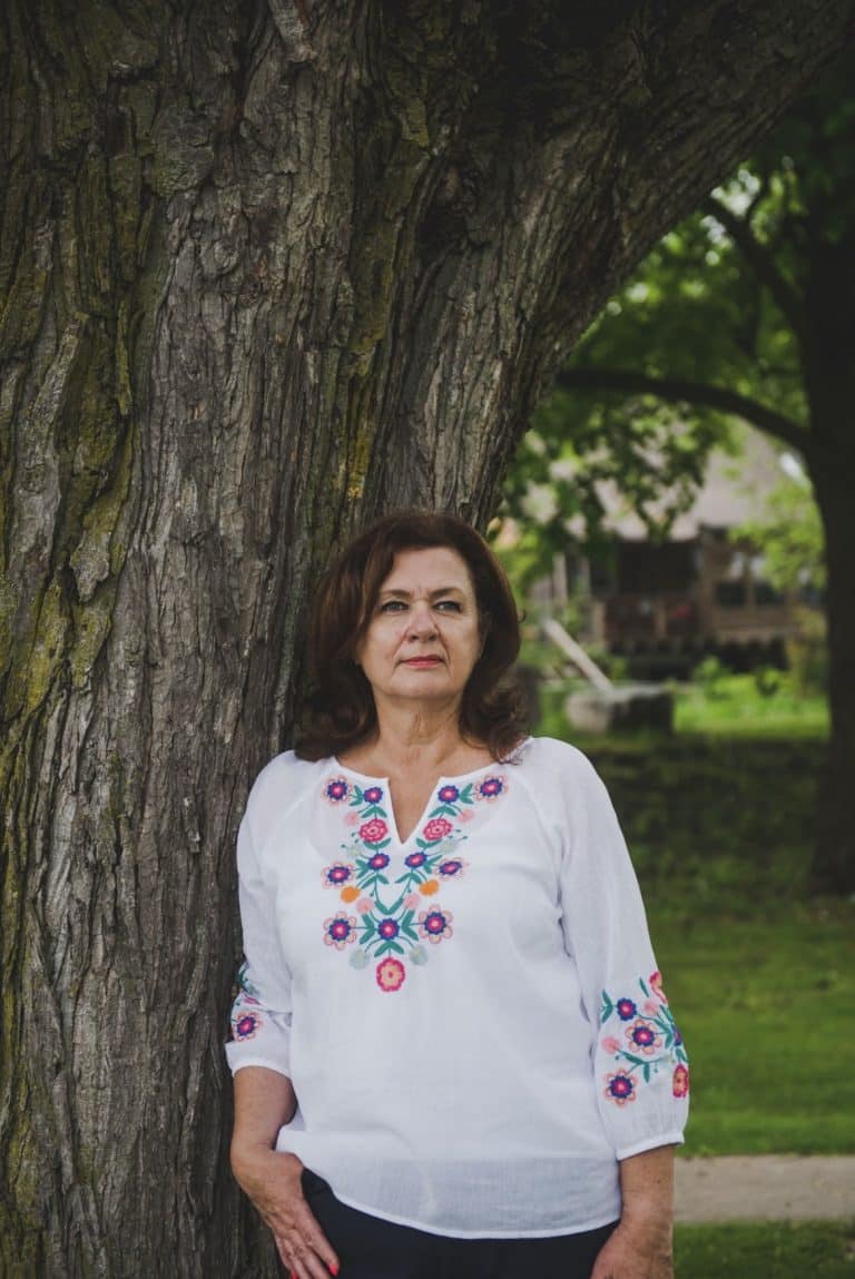 carol professional 768x1149