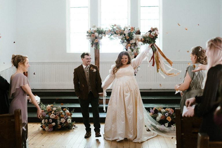 micro wedding venue ontario 768x512