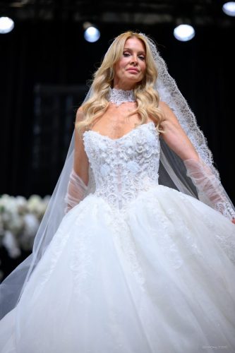 Canada's Bridal Show October 2026 - Bride in a cathedral veil on the runway