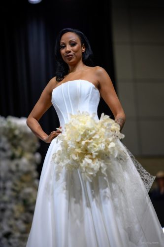 Canada's Bridal Show October 2026 - Bride with a white bouquet on the runway
