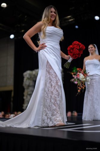 Canada's Bridal Show October 2026 - Bride with red roses on the runway
