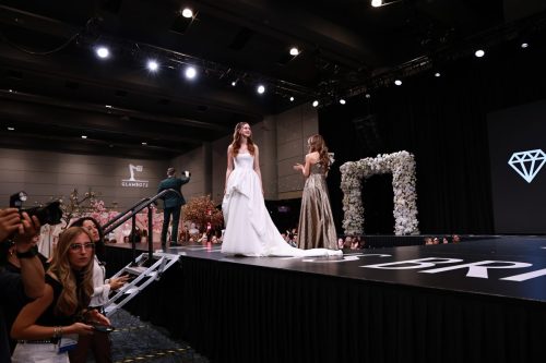 Canada's Bridal Show October 2026 - Guests filming the stage show on their phones
